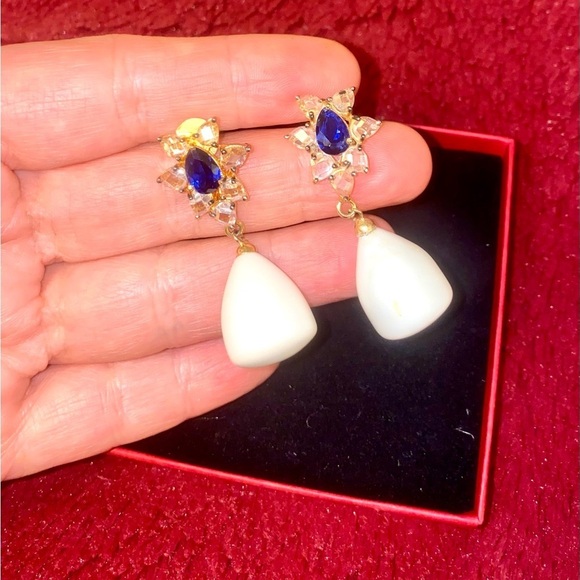 Jewelry - Elegant Gold and Blue Drop Earrings